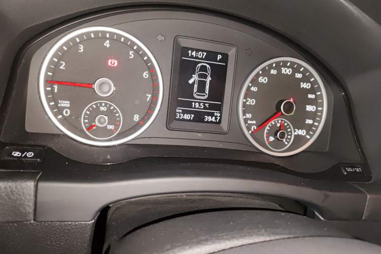 Used Volkswagen Tiguan 2016 280TSI Automatic Two-Wheel Drive Silk Road Comfort Edition Odometer Close Up