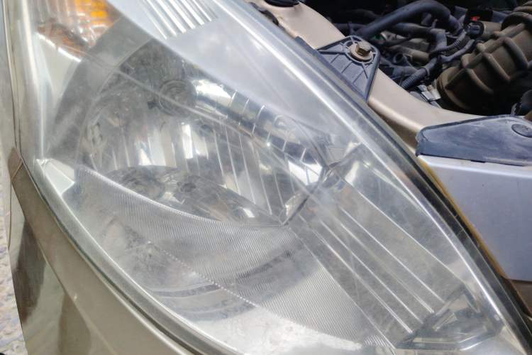 Used Wuling Rongguang V 2015 1.5L Practical Version Right Front Headlight