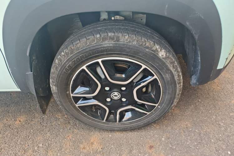 Used Dongfeng NAMMI BOX 2022 Light Wind Edition 201KM Lightning Model Right Front Wheel Hub