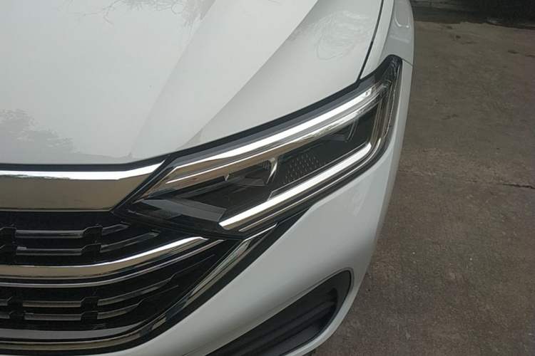 Used Volkswagen Sagitar 2025 Revised Version Three 300TSI DSG Excellence Edition