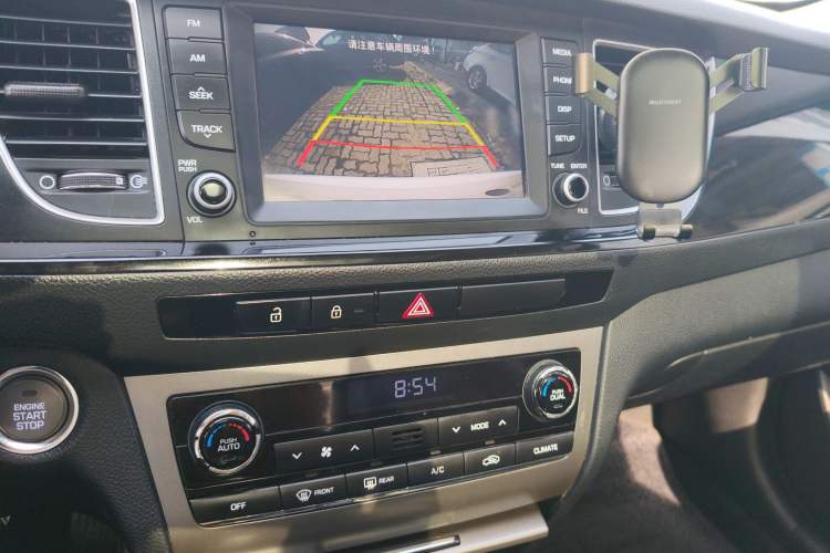 Used Hyundai Mistra 2016 1.8L Automatic Deluxe DLX Model Audio And AC Panel