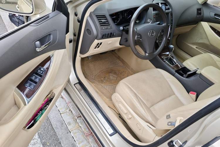 Used Lexus ES 2010 240 Elegant Edition Driver Seat