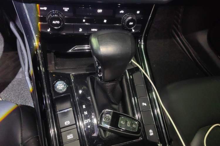 Used Volkswagen Phideon 2018 Revised Version 380TSI Two-Wheel Drive Business Edition