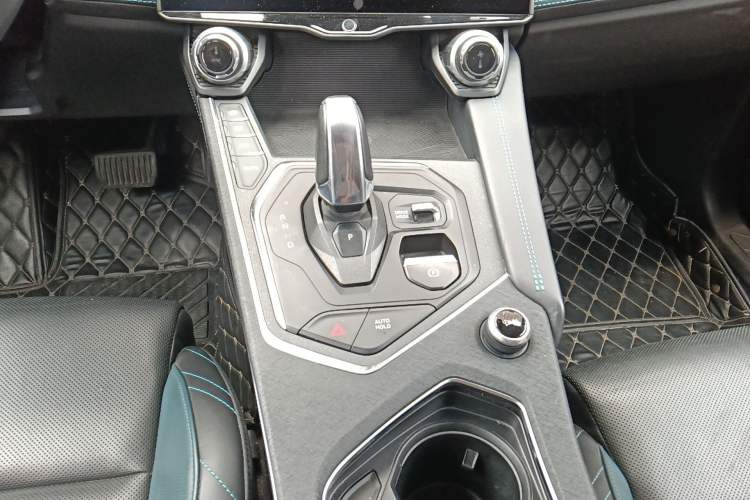 Used Lynk & Co 05 2020 2.0TD Two-Wheel Drive Shine Halo