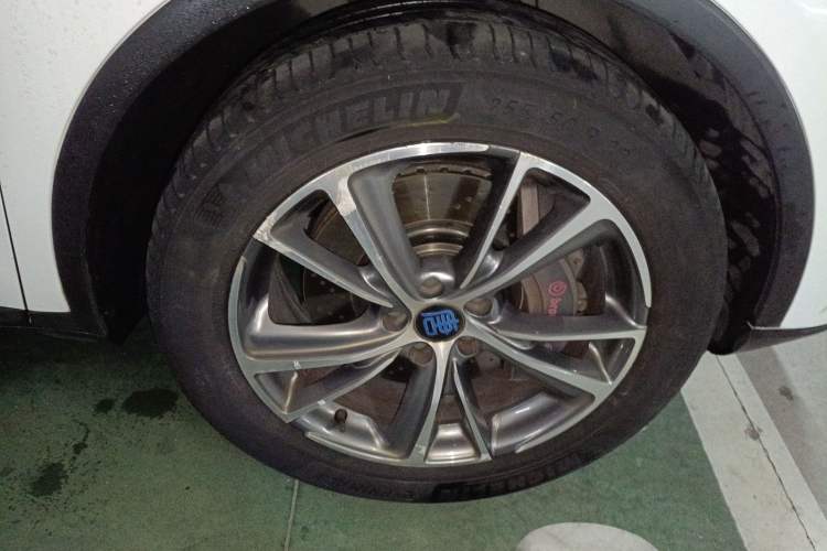 Used BYD Tang New Energy 2018 DM 2.0T All-Wheel Drive Smart Connectivity Enjoyment Model 5 Seats China V Emission Standard