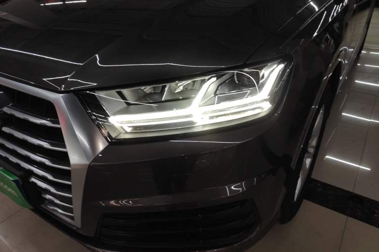 Used Audi Q7 2018 40 TFSI Comfort Model