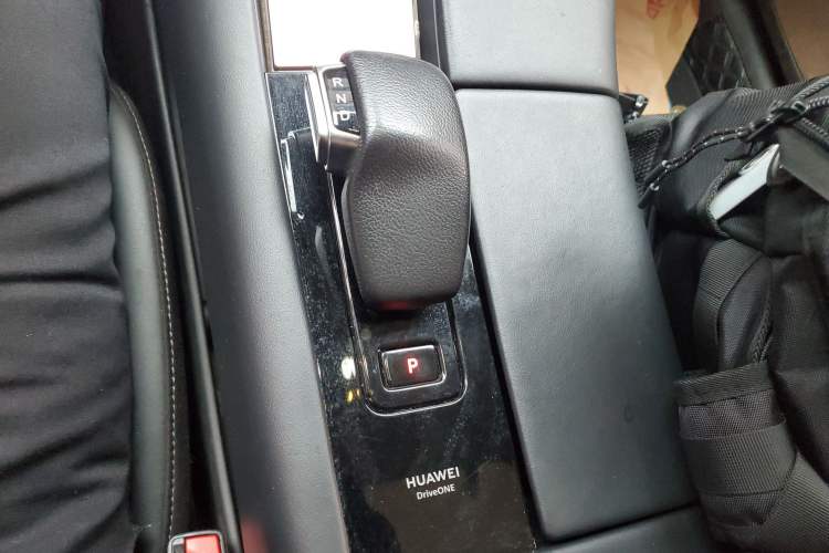 Used Hima AITO M5 2022 Range-Extended Rear-Drive Standard Version Gear Lever