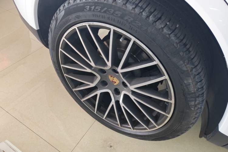 Used Porsche Cayenne 2019 Cayenne 3.0T Right Rear Wheel Hub