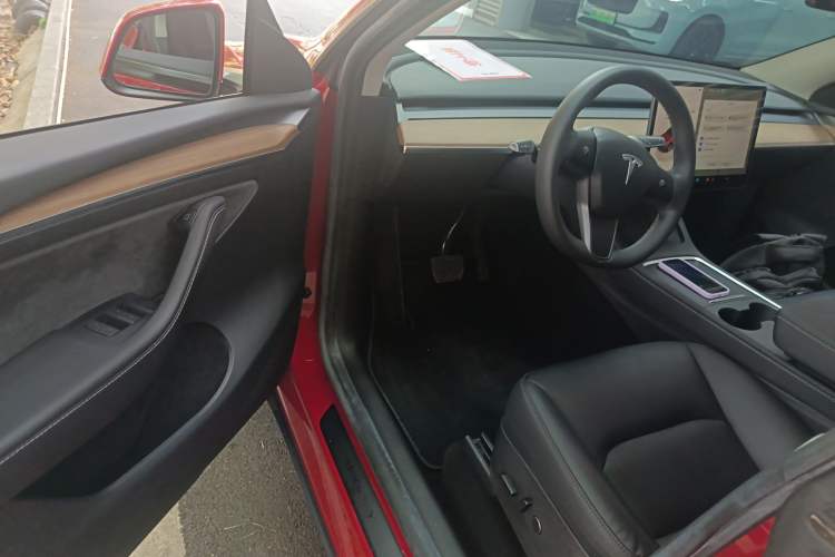 Used Tesla Model Y 2022 Rear-Wheel-Drive Version
