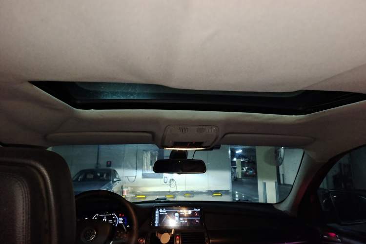 Used BMW X6 2011 xDrive35i Headliner