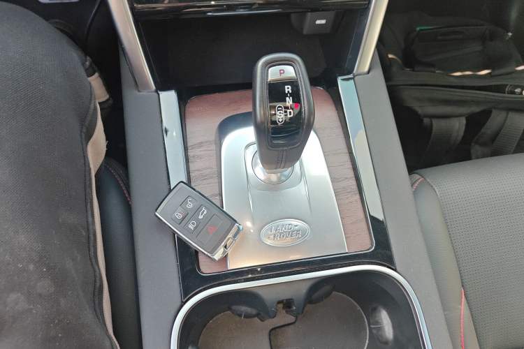 Used Land Rover Discovery Sport 2020 249 PS R-Dynamic Performance Tech Edition 5 Seats
