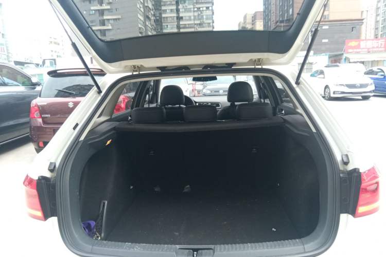 Used Volkswagen Gran Lavida 2015 1.6L Automatic Comfort Edition