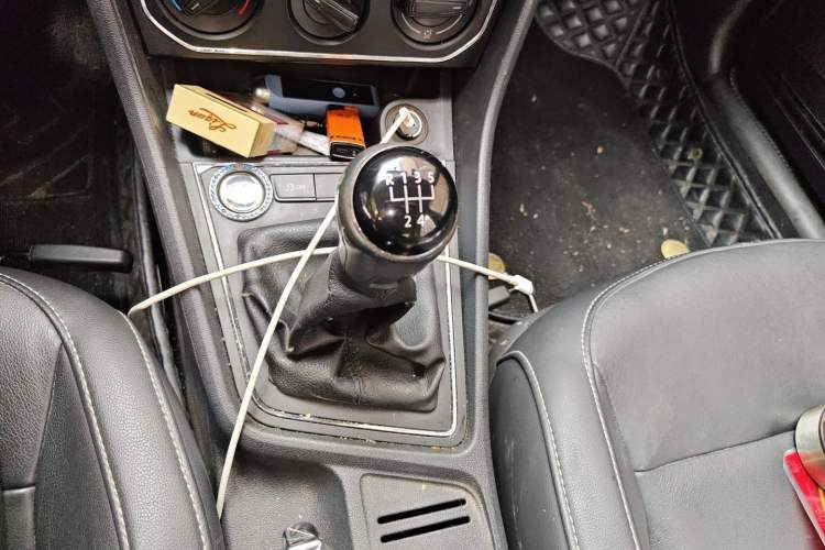 Used Volkswagen Lavida 2017 1.6L Manual Comfort Edition Gear Lever