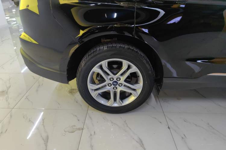 Used Ford Edge 2018 EcoBoost 245 Two-Wheel-Drive Titanium 7-Seater China VI Standard