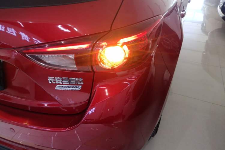 Used Mazda 3 Axela 2017 Hatchback 1.5L Automatic Luxury Model Emission Standard China V