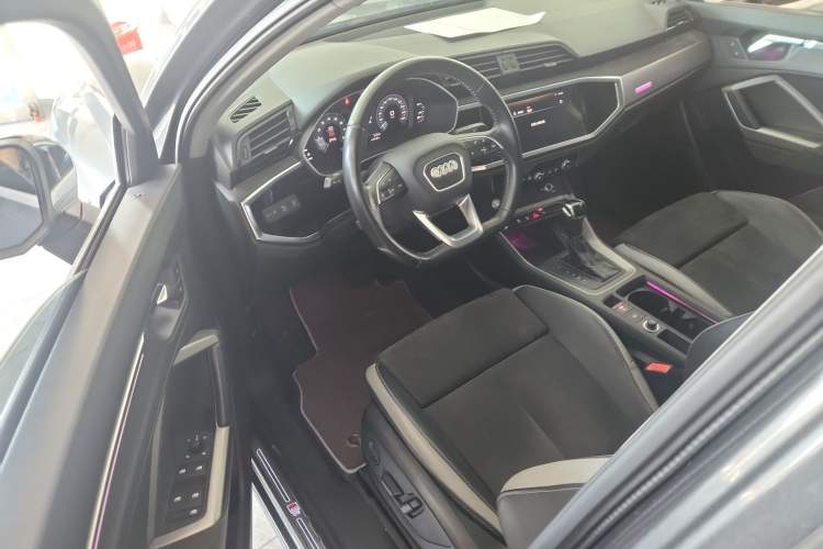 Used Audi Q3 2020 35 TFSI Fashion Dynamic Model
