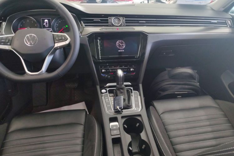 Used Volkswagen Magotan 2020 330TSI DSG Leading Model Audio And AC Panel