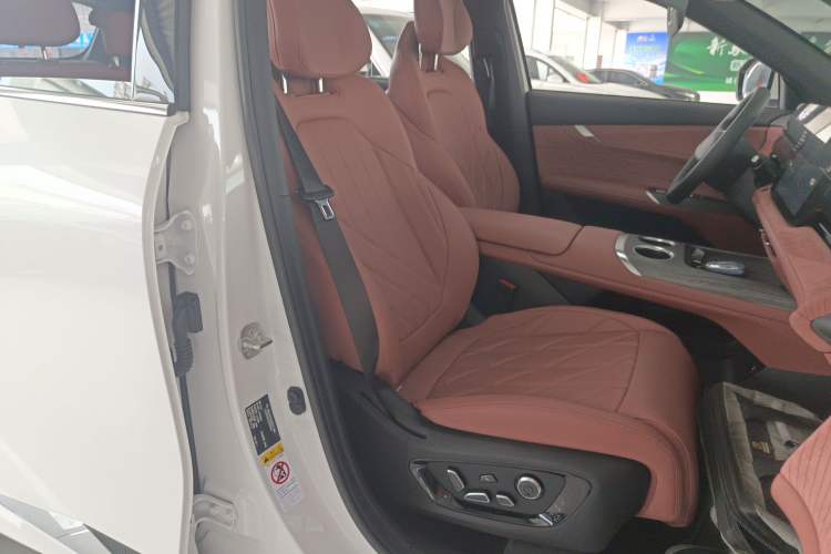 Used CHANGAN CS75 PLUS 2025 4th Generation 1.5T New Blue Whale Smart Luxury Edition