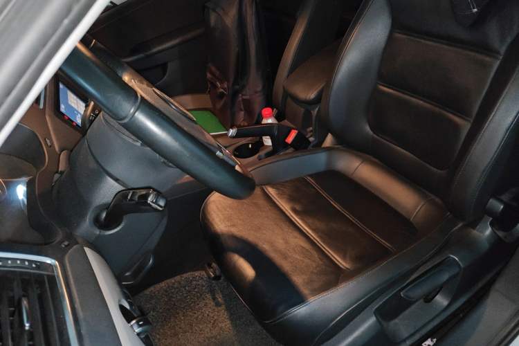 Used Volkswagen Sagitar 2014 1.4TSI Automatic Luxury Model Left Front Seat