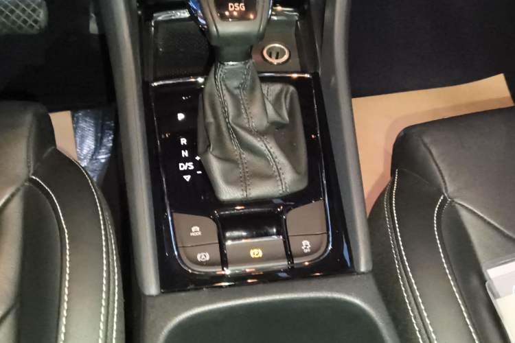 Used Skoda Kodiaq 2017 TSI330 7-Seater Two-Wheel-Drive Luxury Tech Edition
