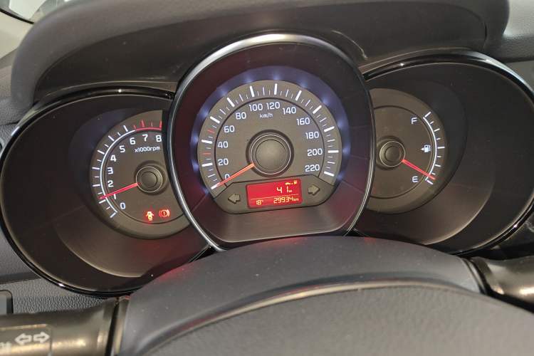 Used Kia K2 2015 Sedan 1.4L MT GLS