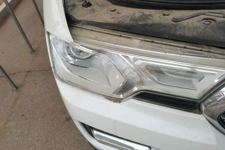 Used Haval H7 2016 Blue-Label H7 2.0T Automatic Luxury Model Right Front Headlight