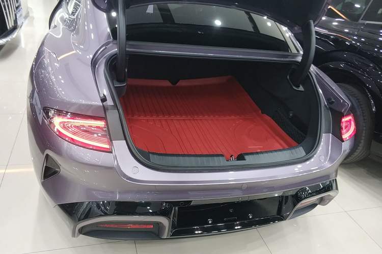 Used Xiaomi Auto SU7 2024 Rear-Drive Long-Range Intelligent Driving Version Trunk