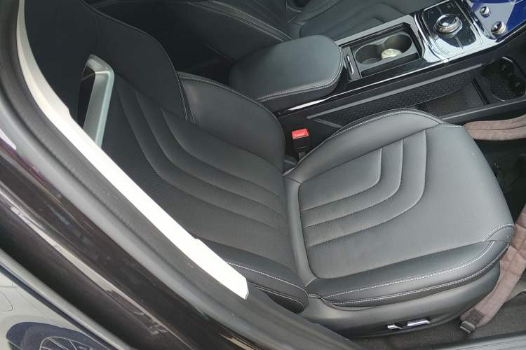 Used NETA U 2021 Revised Pro 400 Industry Custom Edition Right Front Seat