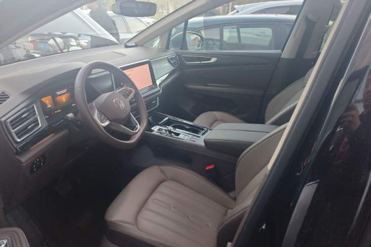 Used Volkswagen Viloran 2024 330TSI Luxury Edition Left Front Seat