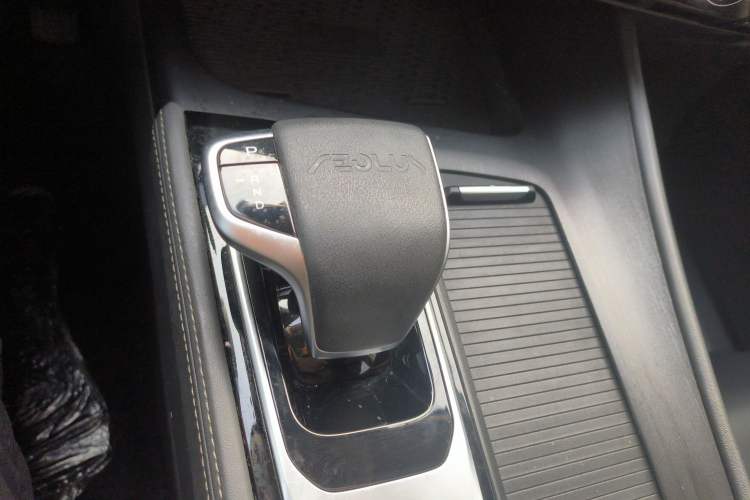 Used Dongfeng Aeolus Huge 2022 Mach Dual-Motor 1.5T MHD Dare-to-Dream Edition