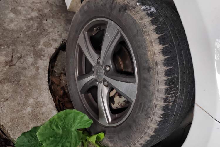 Used Haval H6 2013 Upgraded Model 1.5T Manual Two-Wheel Drive Elite Version
