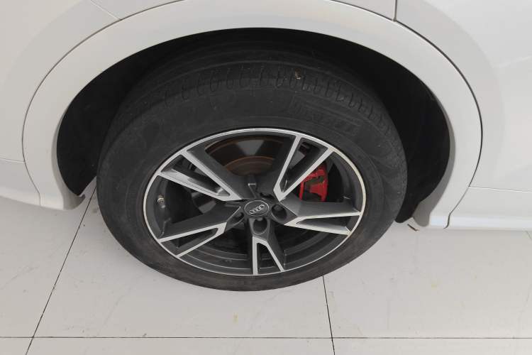 Used Audi Q5L 2018 45 TFSI Prestige Fashion Edition China V Emission Standard Right Rear Wheel Hub