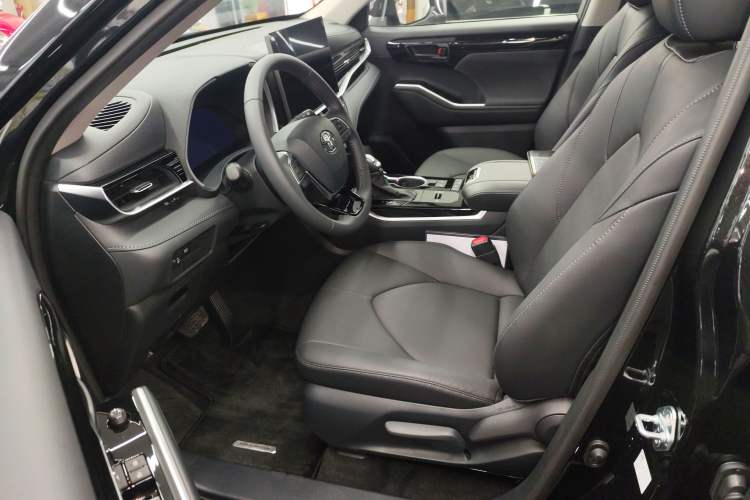 Used Toyota Highlander 2026 Model 2.5L Intelligent Electric Hybrid Dual-Engine Two-Wheel-Drive Elite Edition 7-seater
