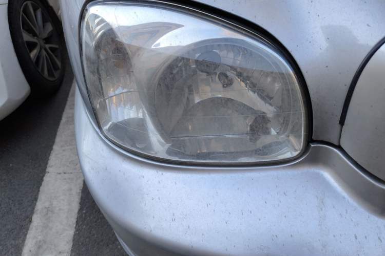 Used Huatai Santa Fe Classic 2012 2.0L Gasoline Manual Two-Wheel Drive Navigation Edition
