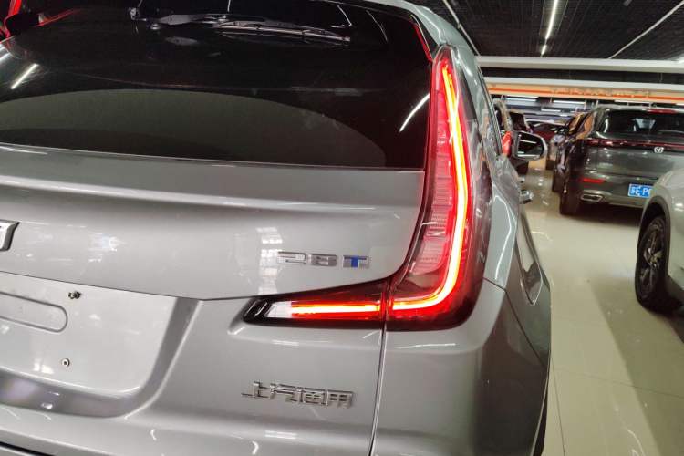 Used Cadillac XT4 2022 28T Two-Wheel-Drive Luxury Version