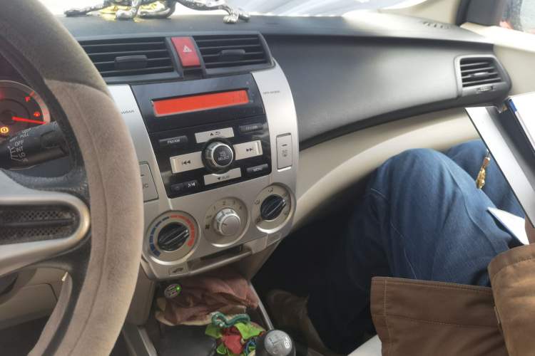 Used Honda City Classic 2008 1.5L manual Elite Edition Audio And AC Panel