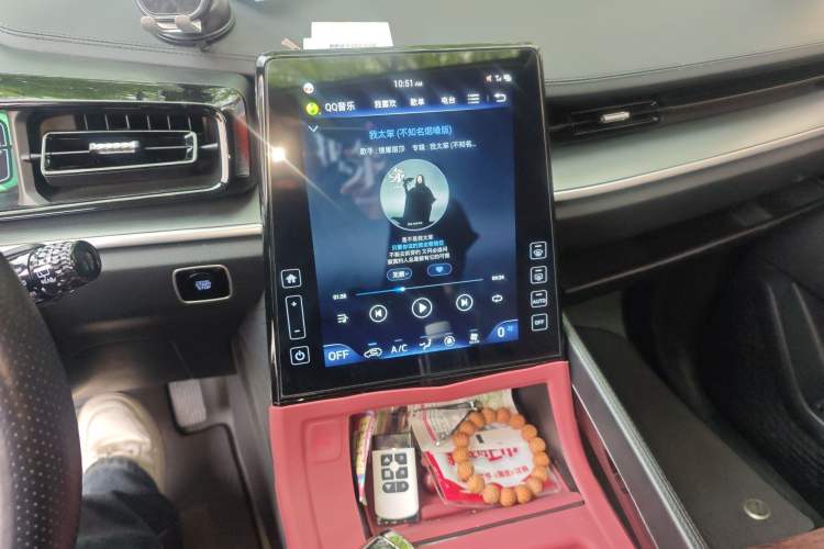 Used Hyundai Custo 2024 270TGDi LUX Prestige Edition Audio And AC Panel