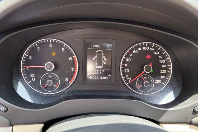 Used Volkswagen Sagitar 2012 1.4TSI Automatic Luxury Edition