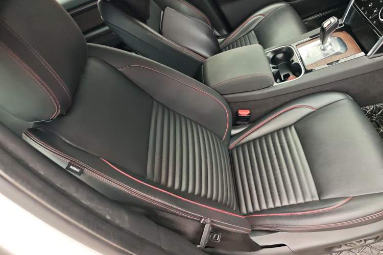 Used Land Rover Discovery Sport New Energy 2021 P300e Performance Tech Edition
