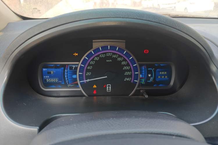 Used BYD S6 2014 2.0L Manual Luxury 5-Seater