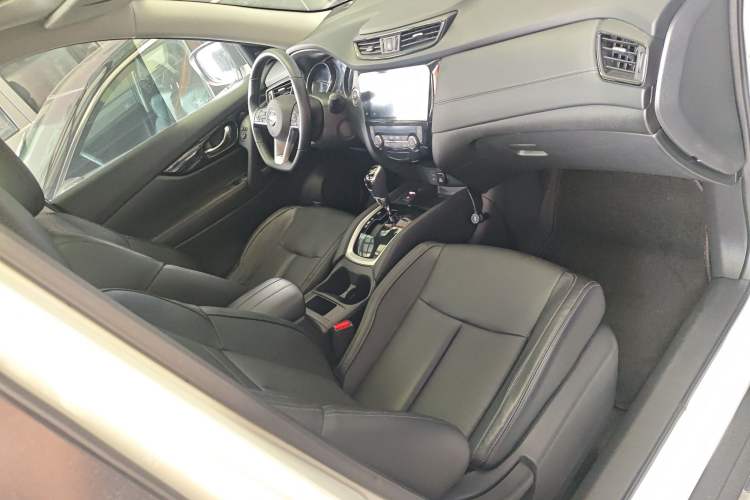 Used Nissan X-Trail 2020 2.0L XL ITS CVT 2WD SmartConnect Comfort Edition Right Front Seat