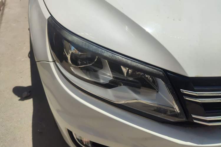 Used Volkswagen Tiguan 2016 280TSI Automatic Two-Wheel-Drive Silk Road Style Edition Right Front Headlight