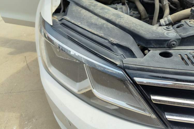 Used Volkswagen Lamando 2017 230TSI DSG Fashion Edition Right Front Headlight