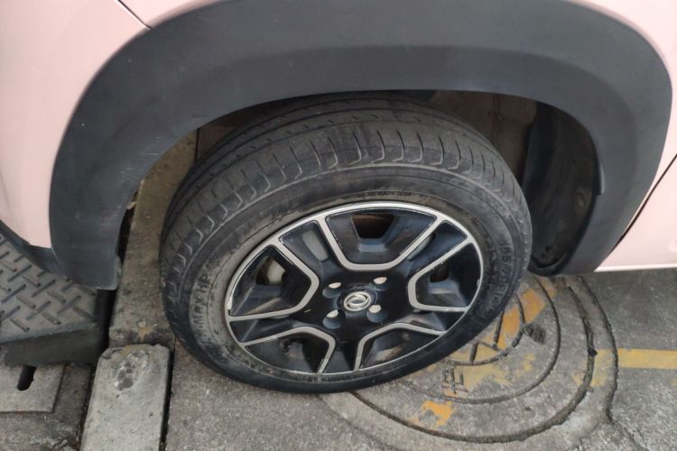 Used Dongfeng NAMMI BOX 2022 Light Wind Edition 201KM Lightning Model Left Front Wheel Hub