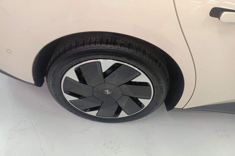 Used XPeng MONA M03 2025 600 with Ultra-Long Range Max Right Rear Wheel Hub