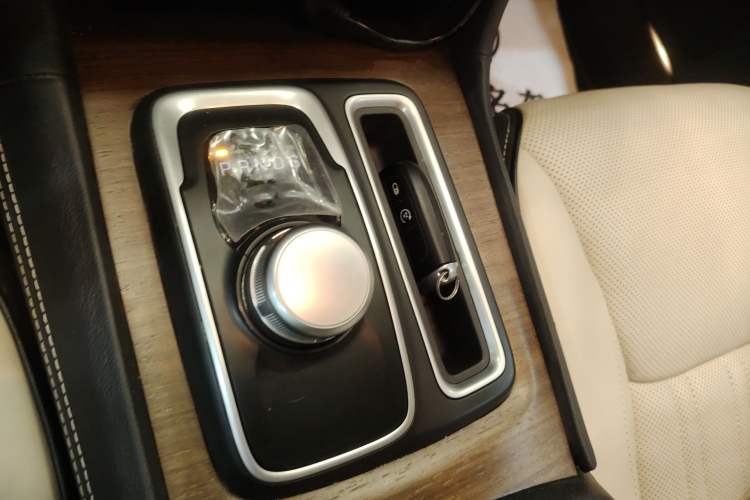 Used Chrysler 300C 2016 3.0L Supreme Edition
