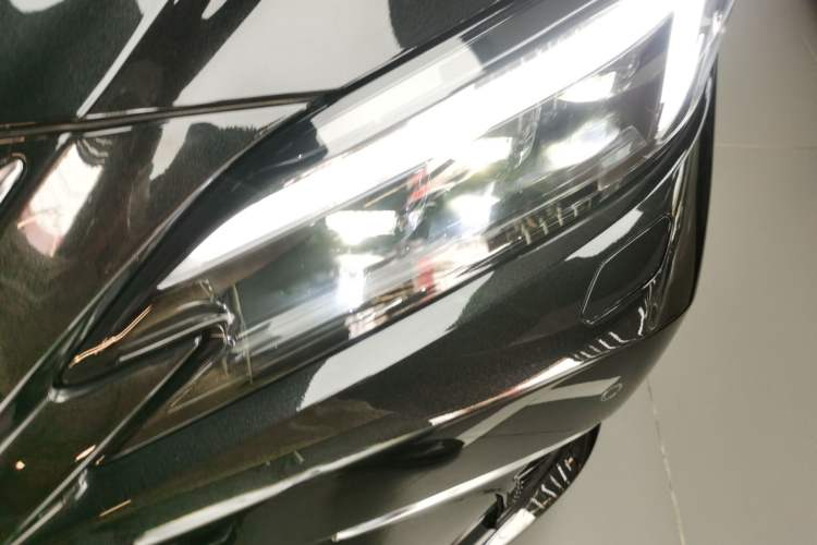 Used Lexus ES 2025 300h Deluxe Edition
