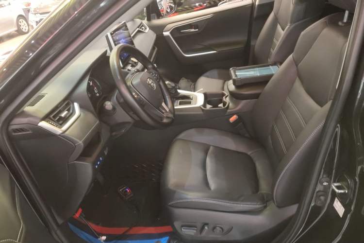 Used Toyota RAV4 2022 2.0L CVT Two-Wheel Drive Fashion Plus Edition
