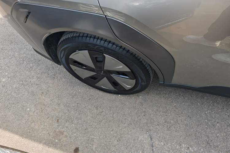 Used AION Y 2022 70 Enjoyment Edition Lithium Iron Phosphate Exterior 5