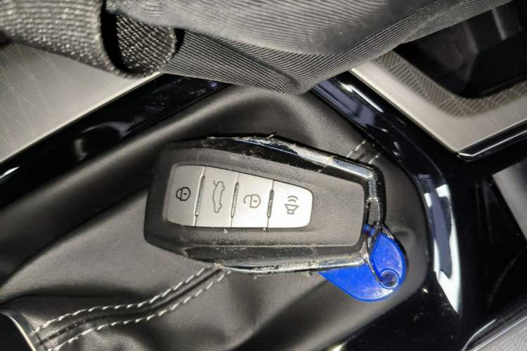 Used Geely Auto Emgrand 2025 4th Generation 1.5L CVT Flagship Version Vehicle Key